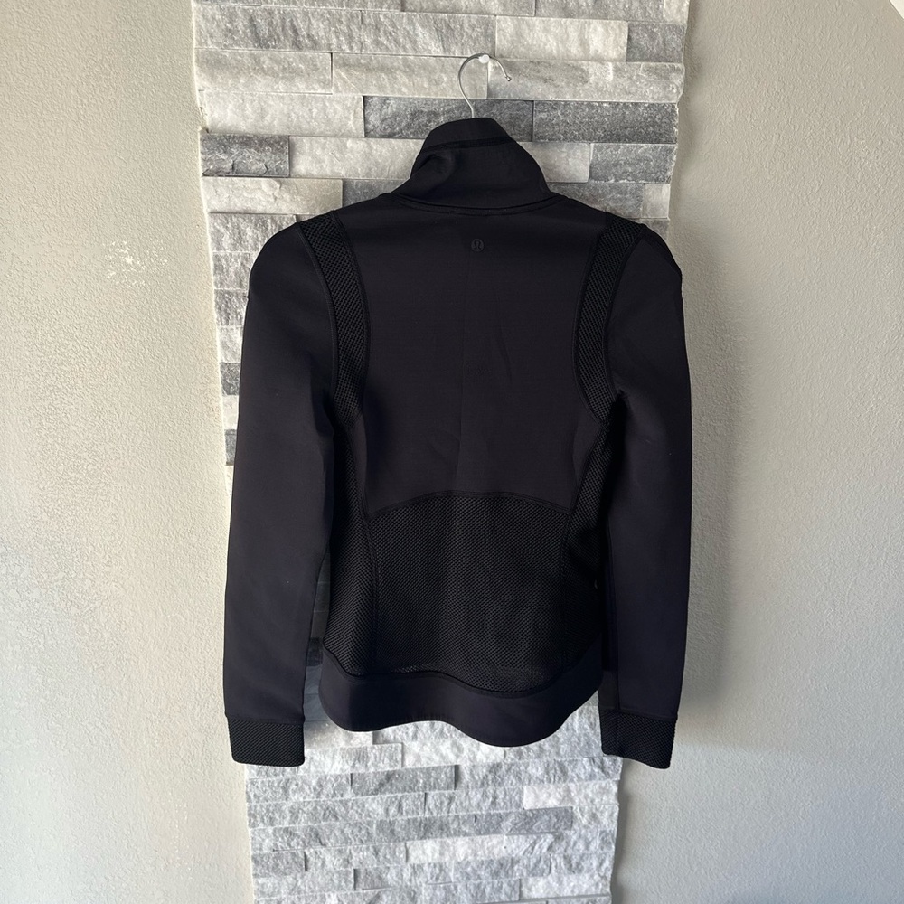 Lululemon Hot Mesh Jacket
Black - Picture 5 of 11